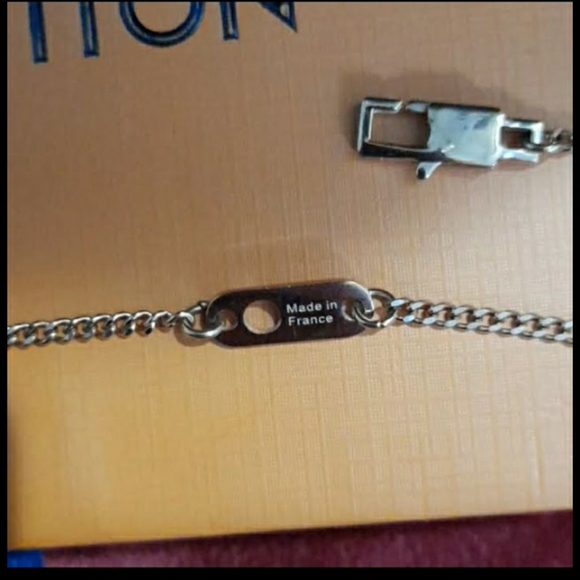 Louis vuitton necklace - Picture 2 of 5